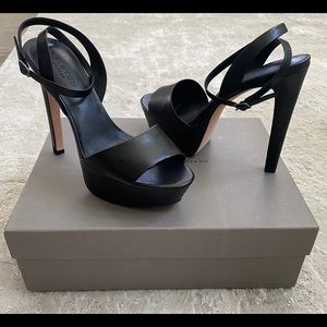 HALSTON HERITAGE ‘Bobbie’ black leather sandal